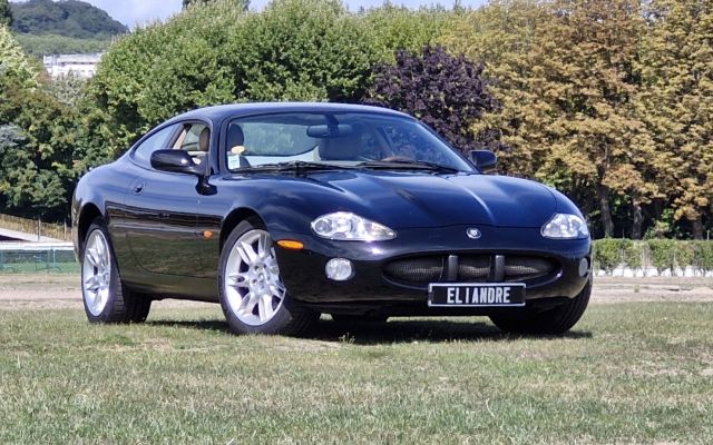 JAGUAR XK8 4.0 COUPE