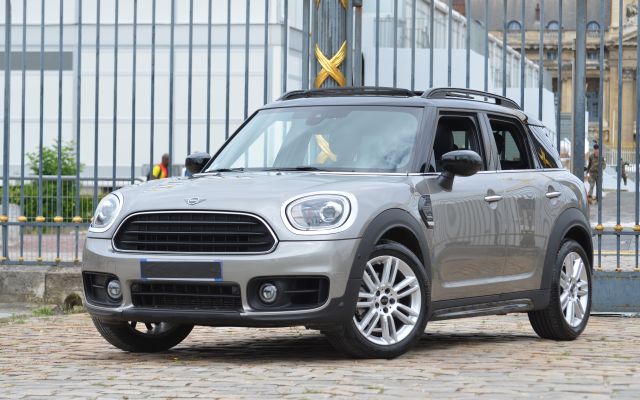 MINI COOPER COUNTRYMAN LONGSTONE EDITION